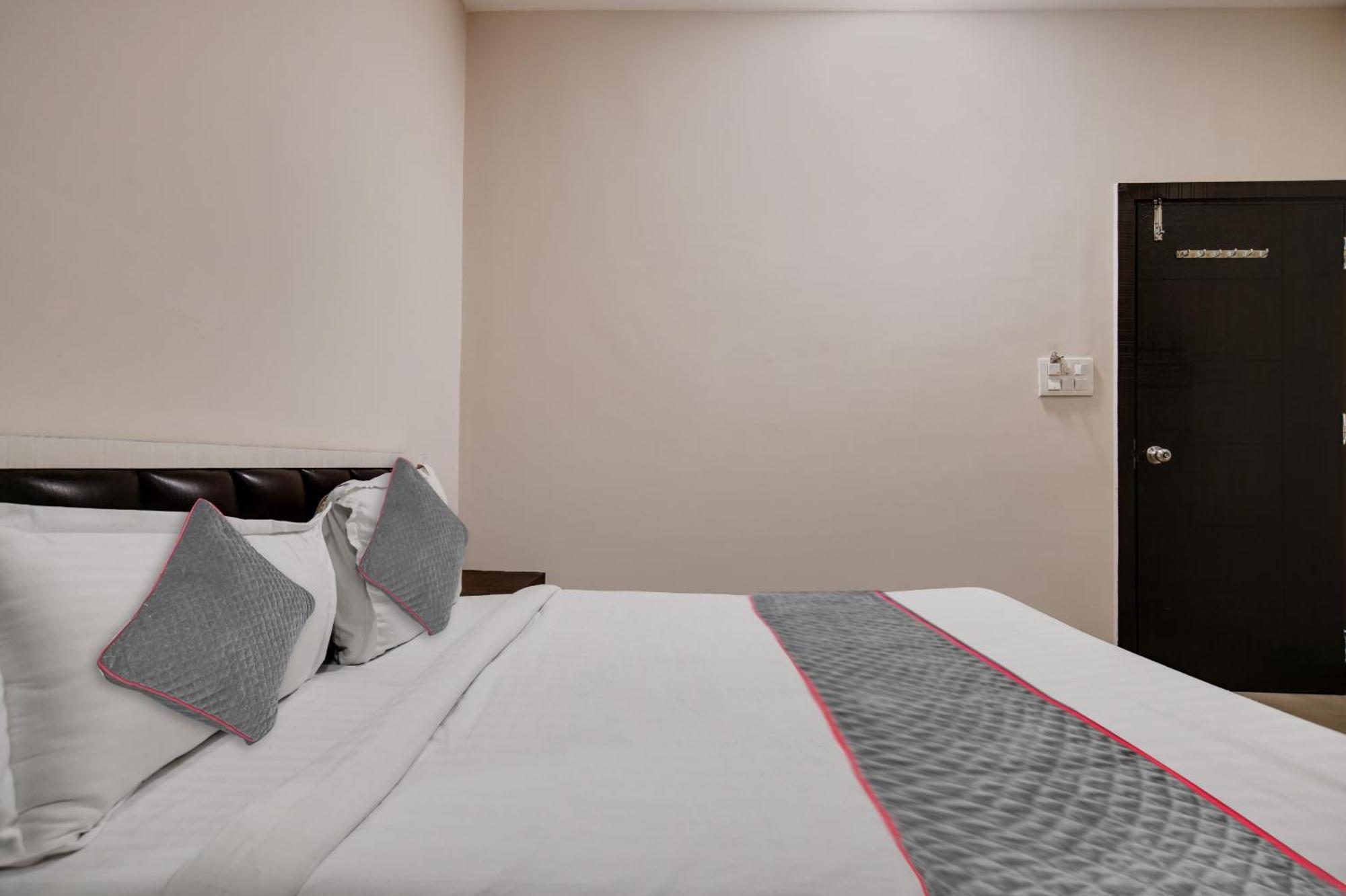 Townhouse Prime Stay Indore Exterior photo