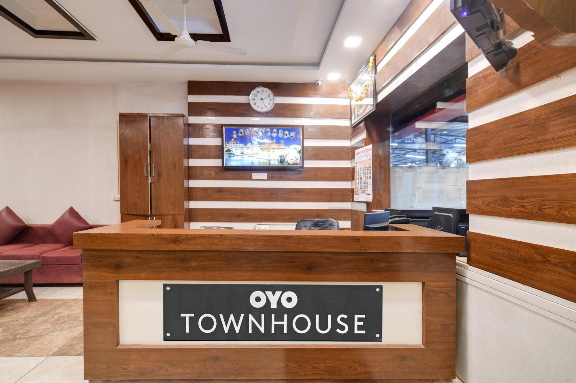 Townhouse Prime Stay Indore Exterior photo